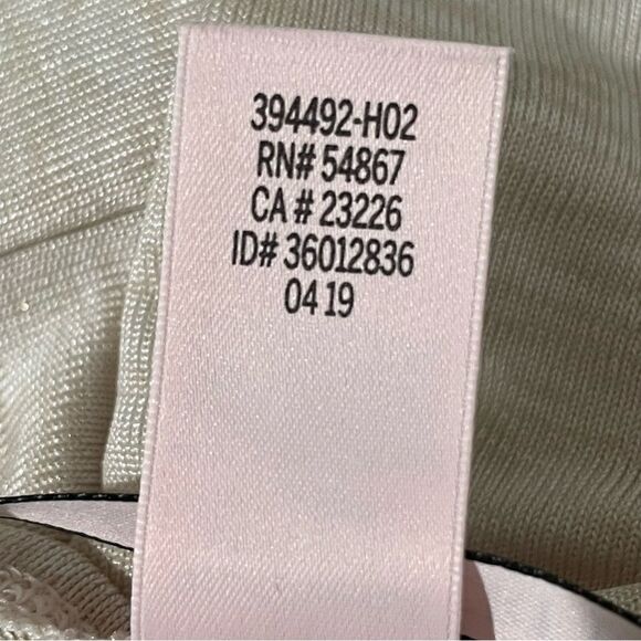 NWT Victoria Secret Cream Beige Sleep Romper size M Short Sleeve V Neck - Picture 8 of 11